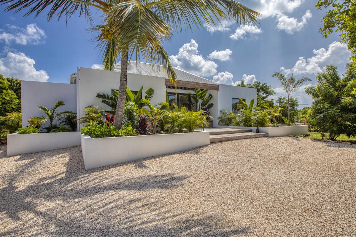 Location villa Saint Martin Terres Basses - Villa 2 chambres 4 personnes - piscine - jardin tropical - 2700m de la plage de Baie Rouge (37)